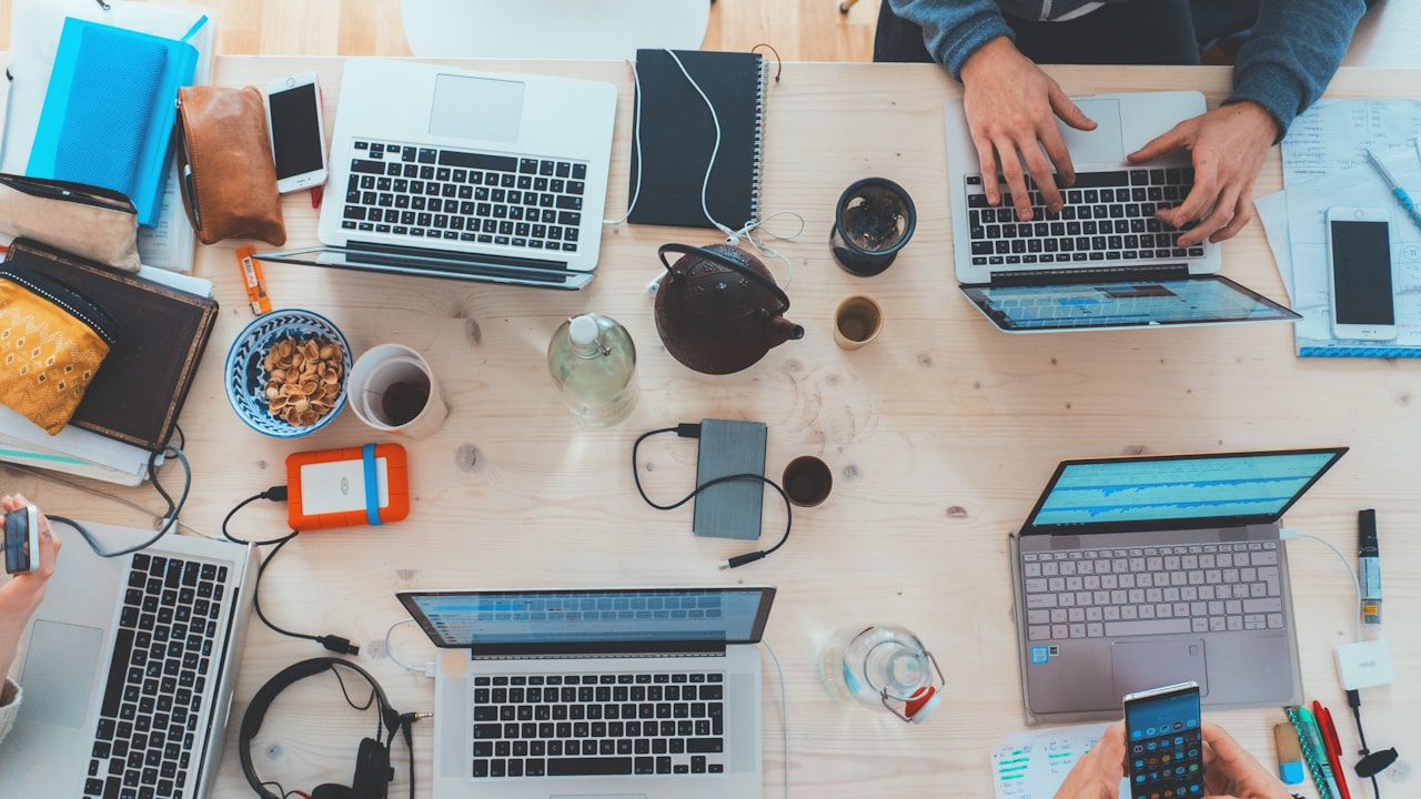 Work From Home Jobs In Indianapolis vs fake “easy money” posts — what to do
